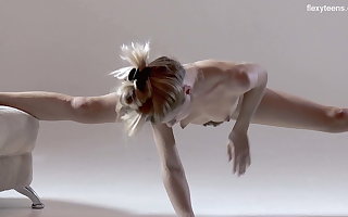 Russian hot hairy gymnast Rita Mochalkina
